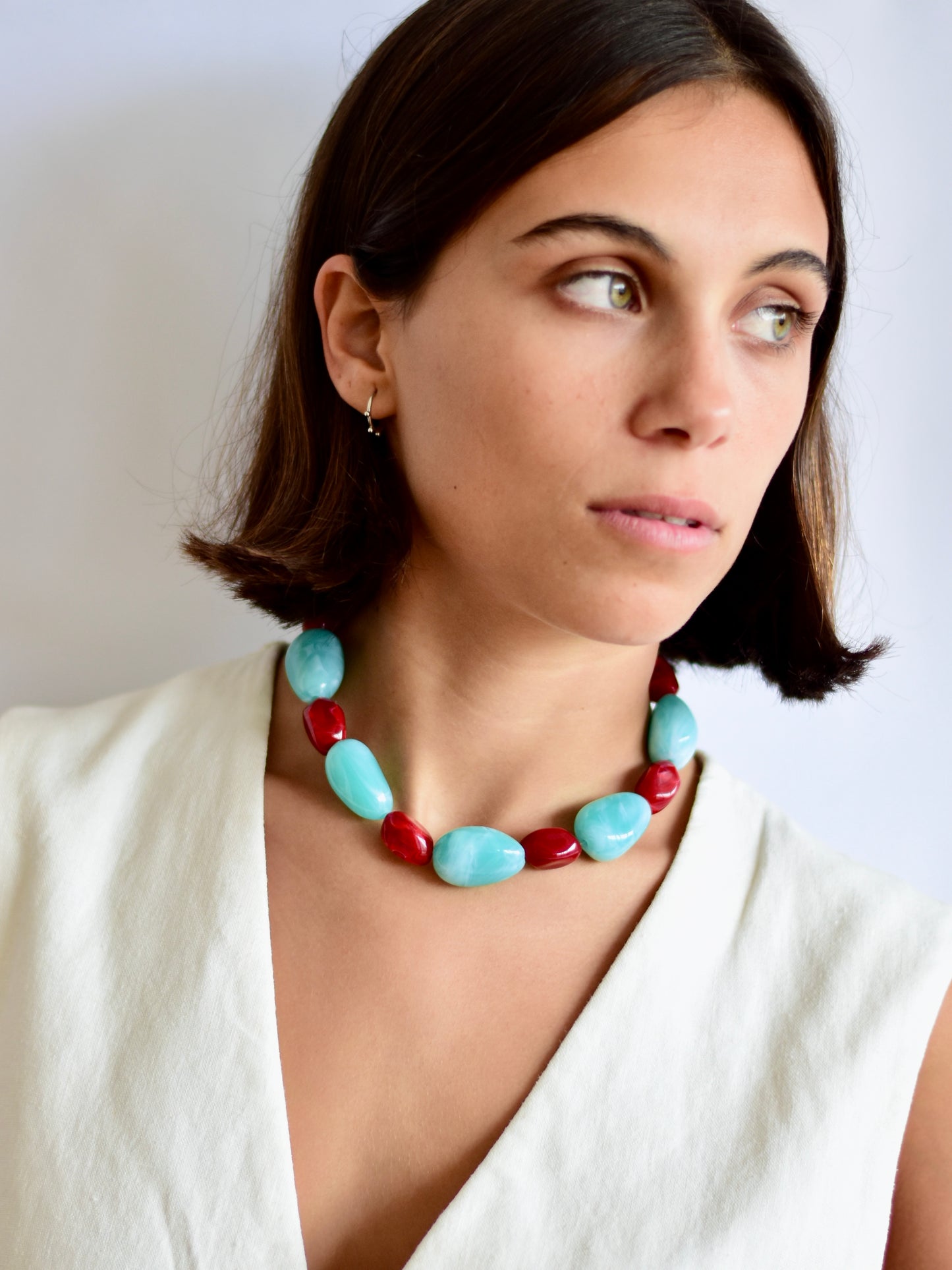 Collar Montaña celeste y rojo