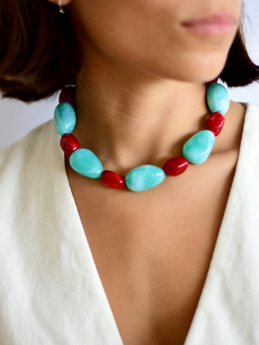 Collar Montaña celeste y rojo