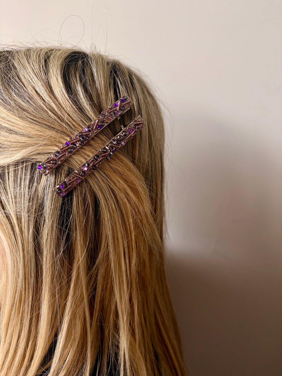 Broche Ancelmo violeta