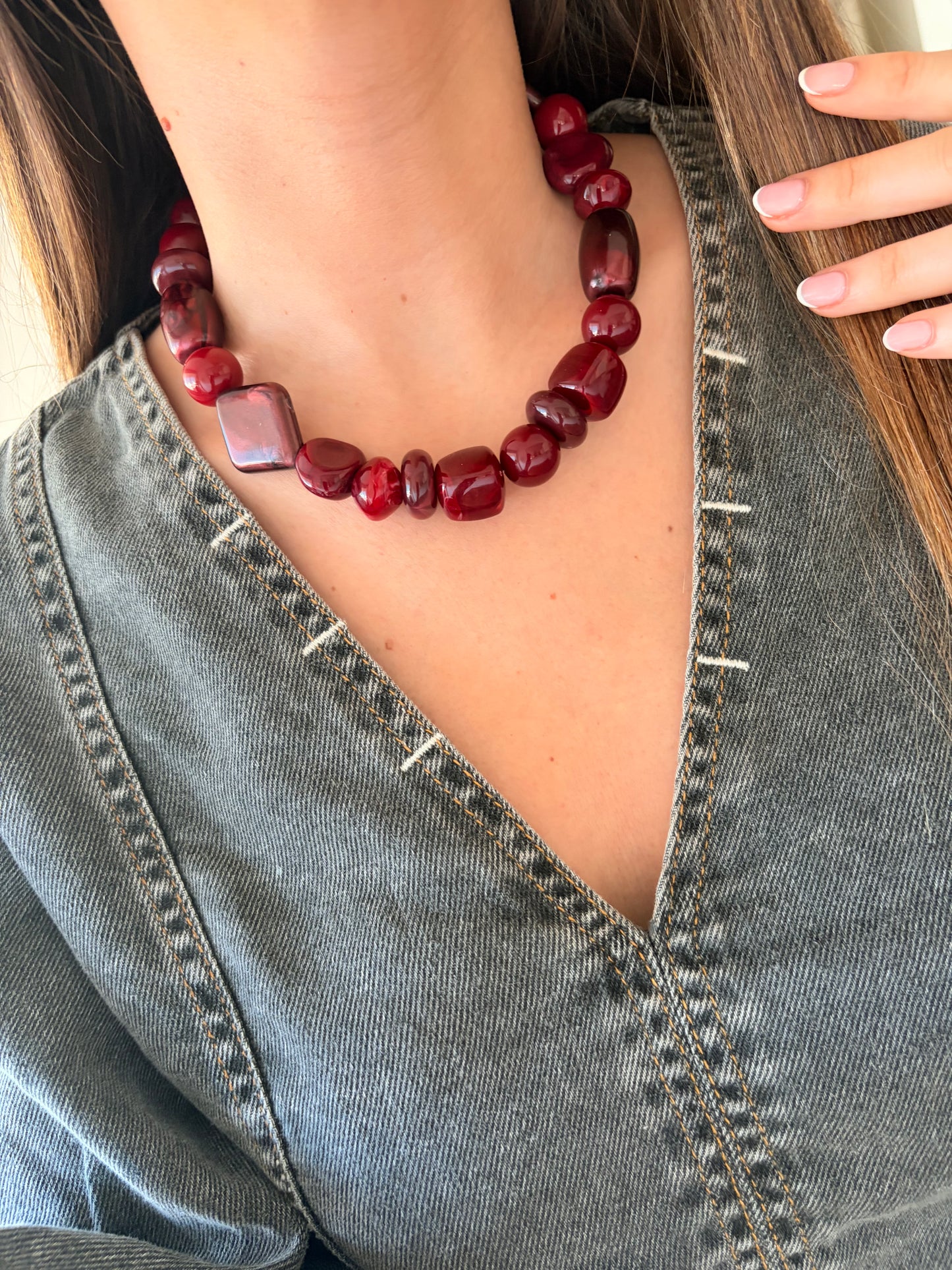 Collar Nina bordo